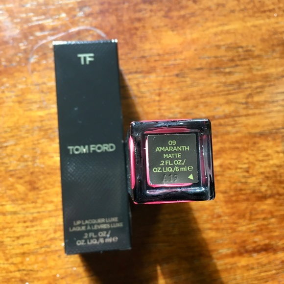 ✨host pick✨Tom Ford Lip Lacquer Luxe in Amaranth Matte - Picture 5 of 8